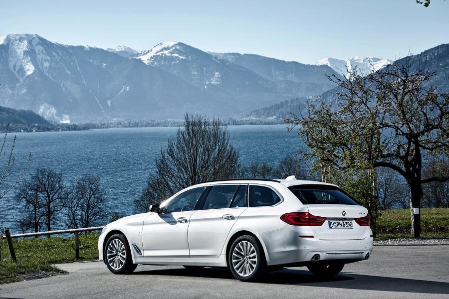  BMW 520d Touring Luxury Line 2017 года  (WW) (фото 32 из 40)